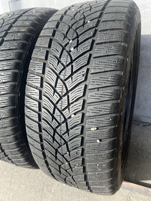 2 бр. зимни гуми 235/50/17 GoodYear 7 mm DOT 0219