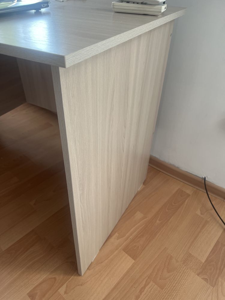 Стол , офисный стол, парта