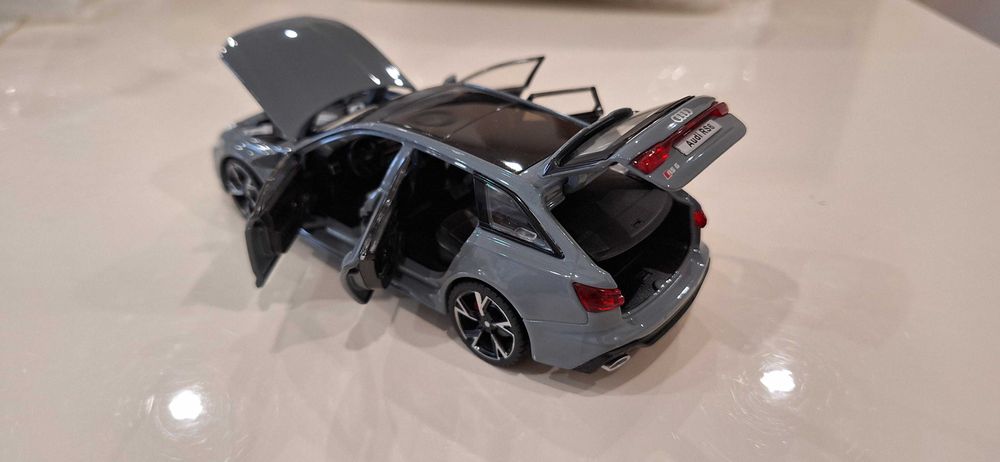 Ауди Audi RS6 1:32 отваряеми врати, капак, светещи фарове и стопове