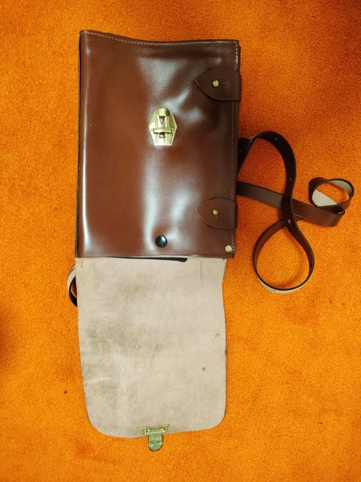 Porthart militar din piele naturala.