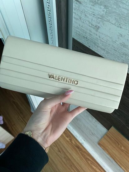 Чанта на Valentino