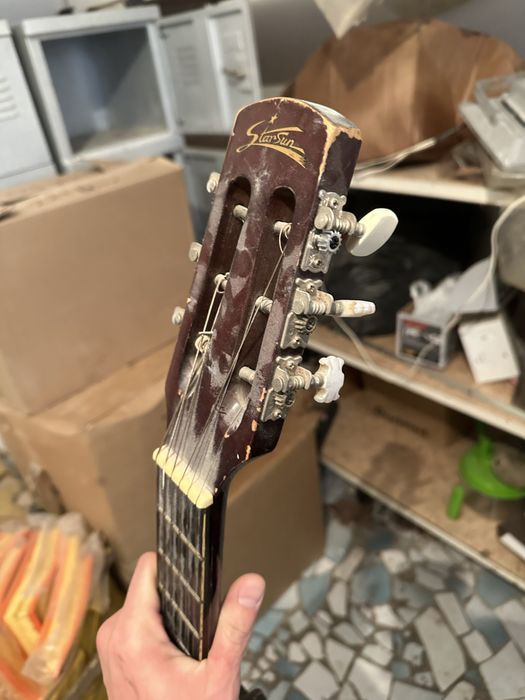 Продается гитара в хорошем состояний