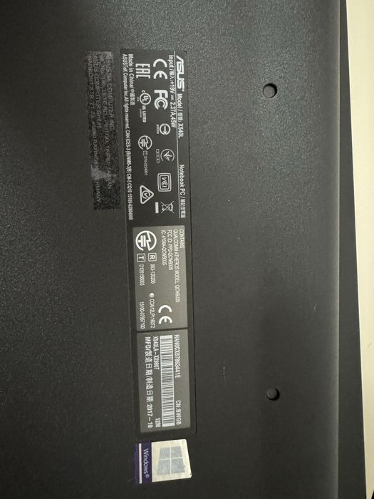 Vand laptop ASUS X540L