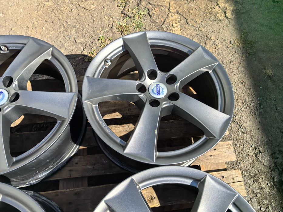 17 цола 5 х 108 мм ФОРД / Волво - 7,5 Инча - ЕТ 55