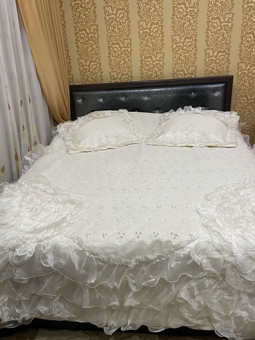 Деярли янги холатдаги покрывал сотилади