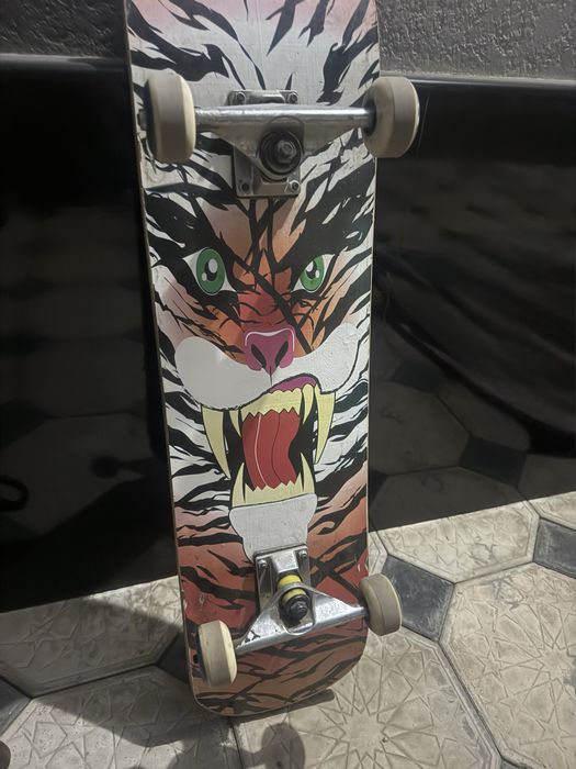 Скейтборд почти новый