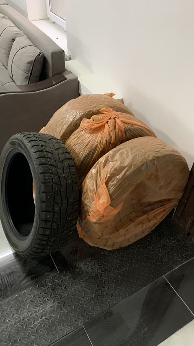 Қыстық шина сатылады 20күн жүрілді 4 комплект