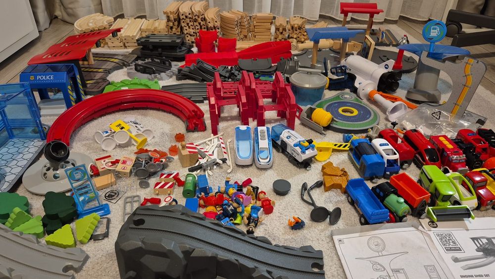 Vând 4-5 seturi trenuri lidl