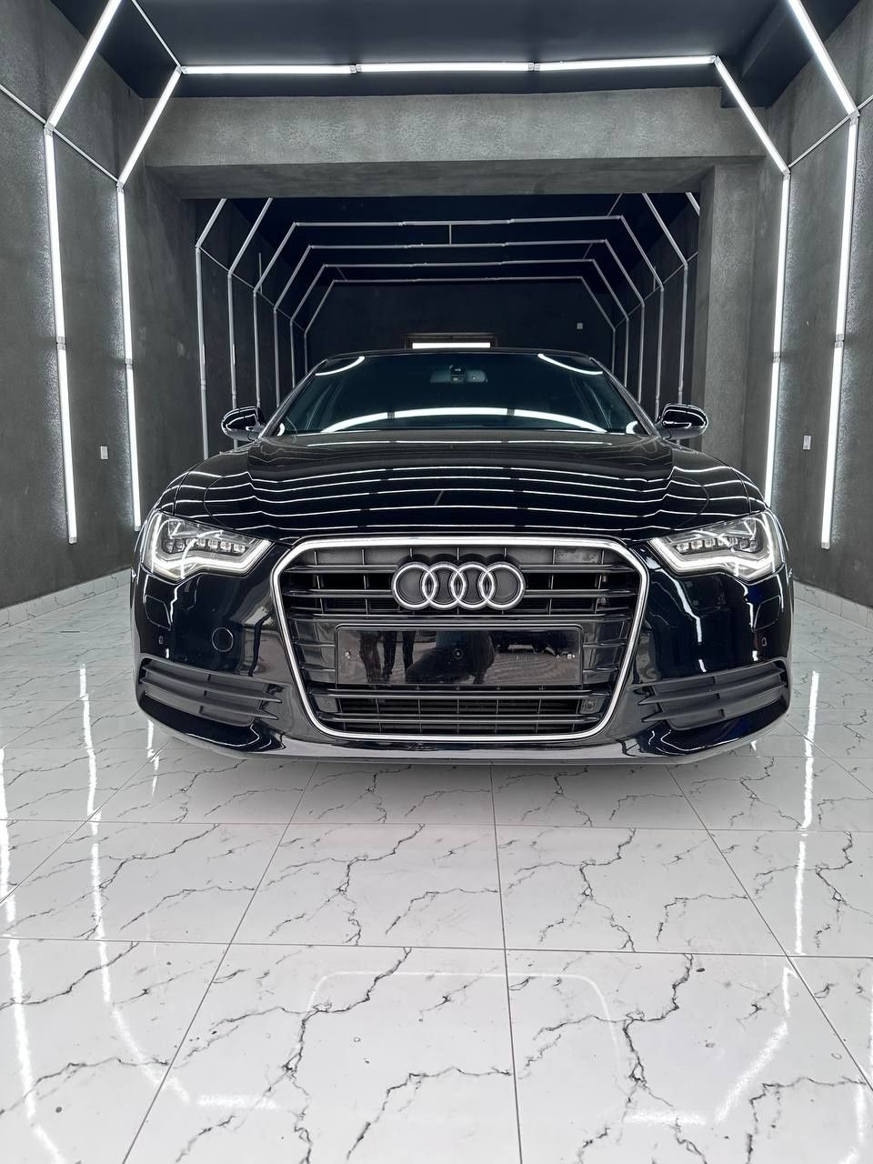 AUDI A6 qora 2,0 ТУРБО