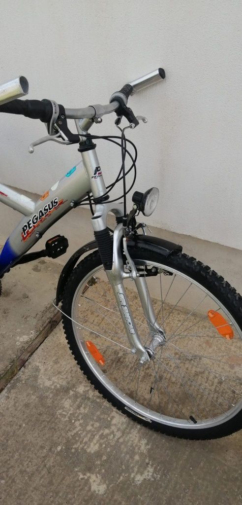 Bicicleta Pegasus, suspensie, roți de 26