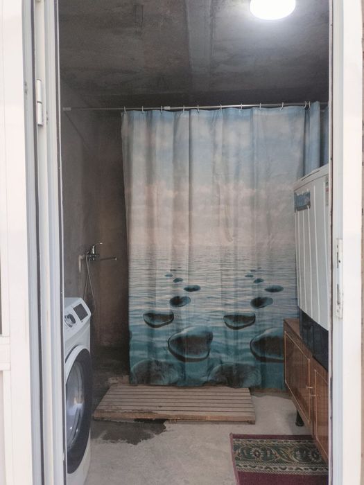 Келес. Санатория. 3 сўтик. 2 та хона. Йўл юзида жоелашкан.