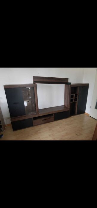 Секция тъмно дърво с чернo