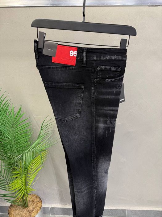 Blugi dsq2 model nou