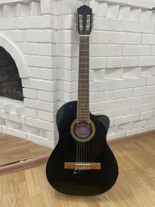 Гитара классика с подключением