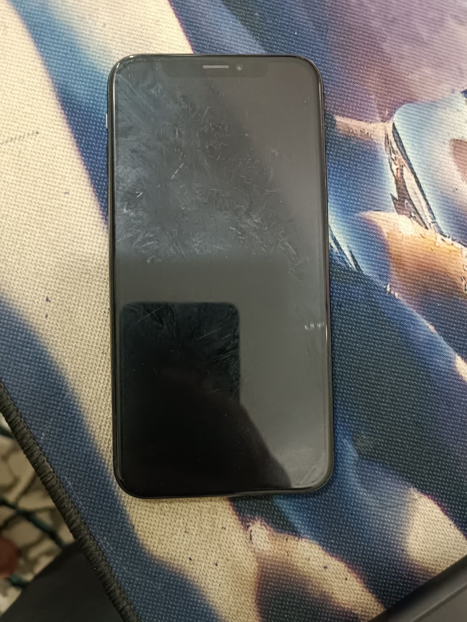 iPhone Xs sotiladi