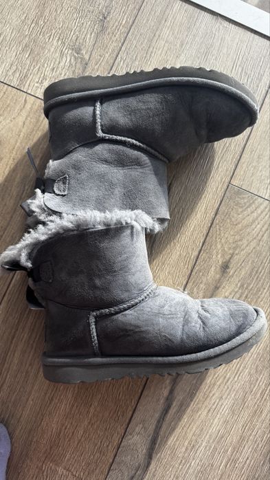 Ghete ugg piele intoarsa marimea 33,5