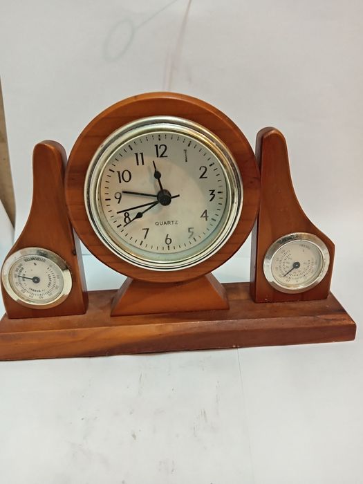 Ceas din lemn funcțional