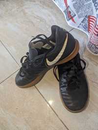 Ghete fotbal Nike 37,5