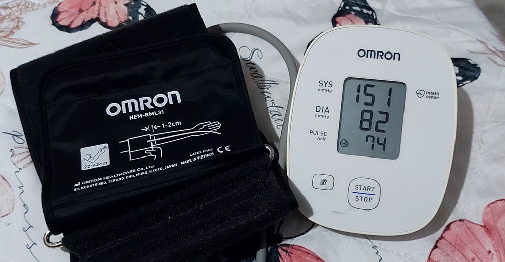 Tensiometru de brat omron M300