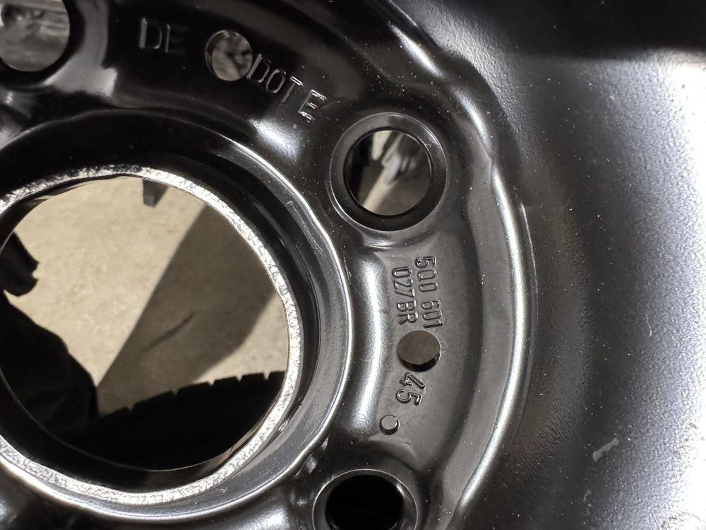 Roti de Iarna Noi VW Golf 7 Golf 8 Continental 205/60 R16