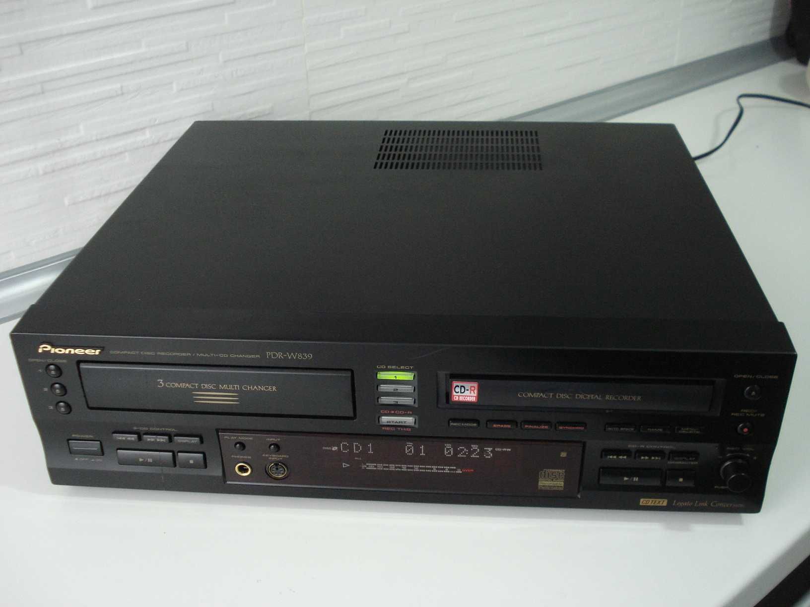 Dublu CD Recorder PIONEER PDR-W839 cu telecomanda originala