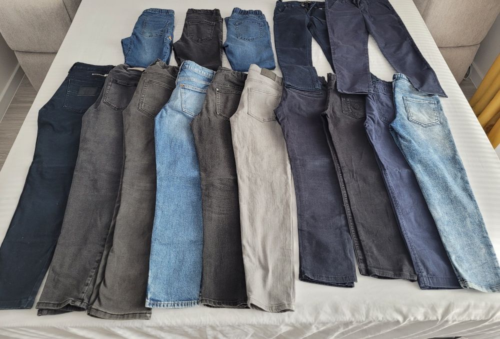 Vând pantaloni baieti 8 -12 ani