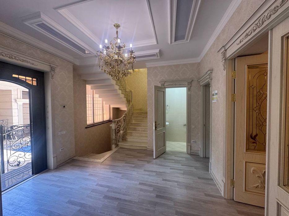 Продается Двух этажный дом.,