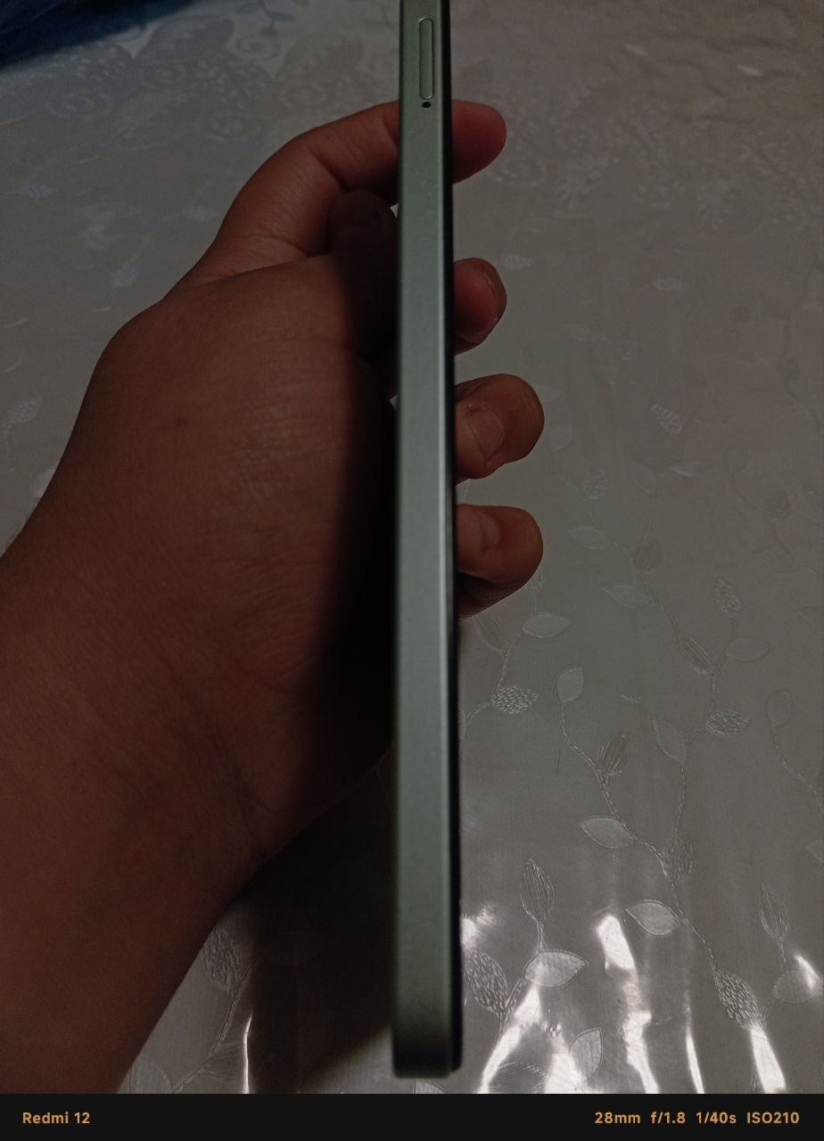 Redmi 13C  ideal holatda turibdi telefon pul zaril sotilopti