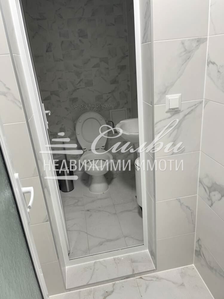 Офис в сграда НОВО СТРОИТЕЛСТВО с ПАРКОМЯСТО - кв. Център!