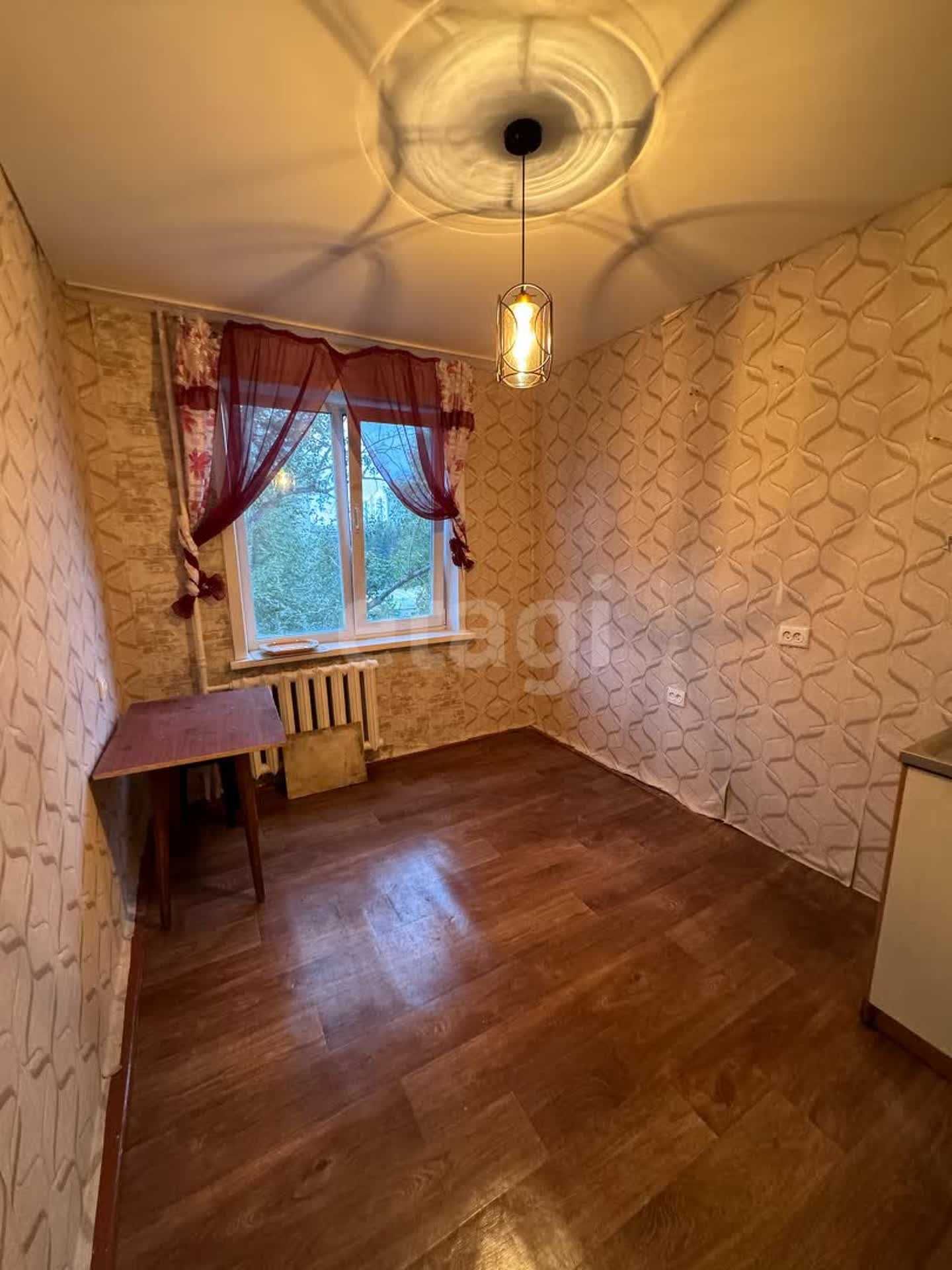 Продам квартиру гостиничного типа мкр Северный