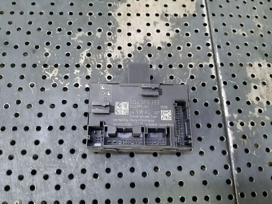 Modul calculator usa stanga fata vw golf 7 5g 5q4959393