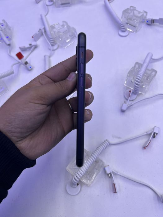 Айфон 11 срочно продаёться 256gb