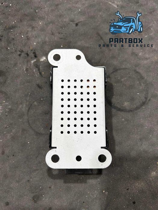 Усилвател за антена на Golf VI 2008-2016