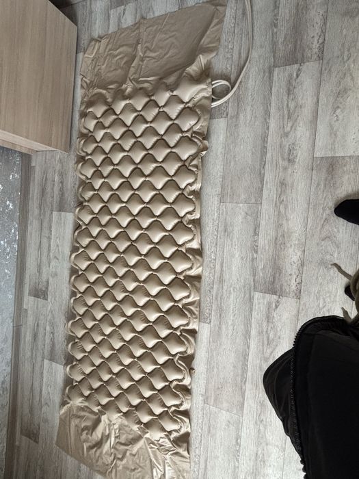 Продам противопролежневый матрас.