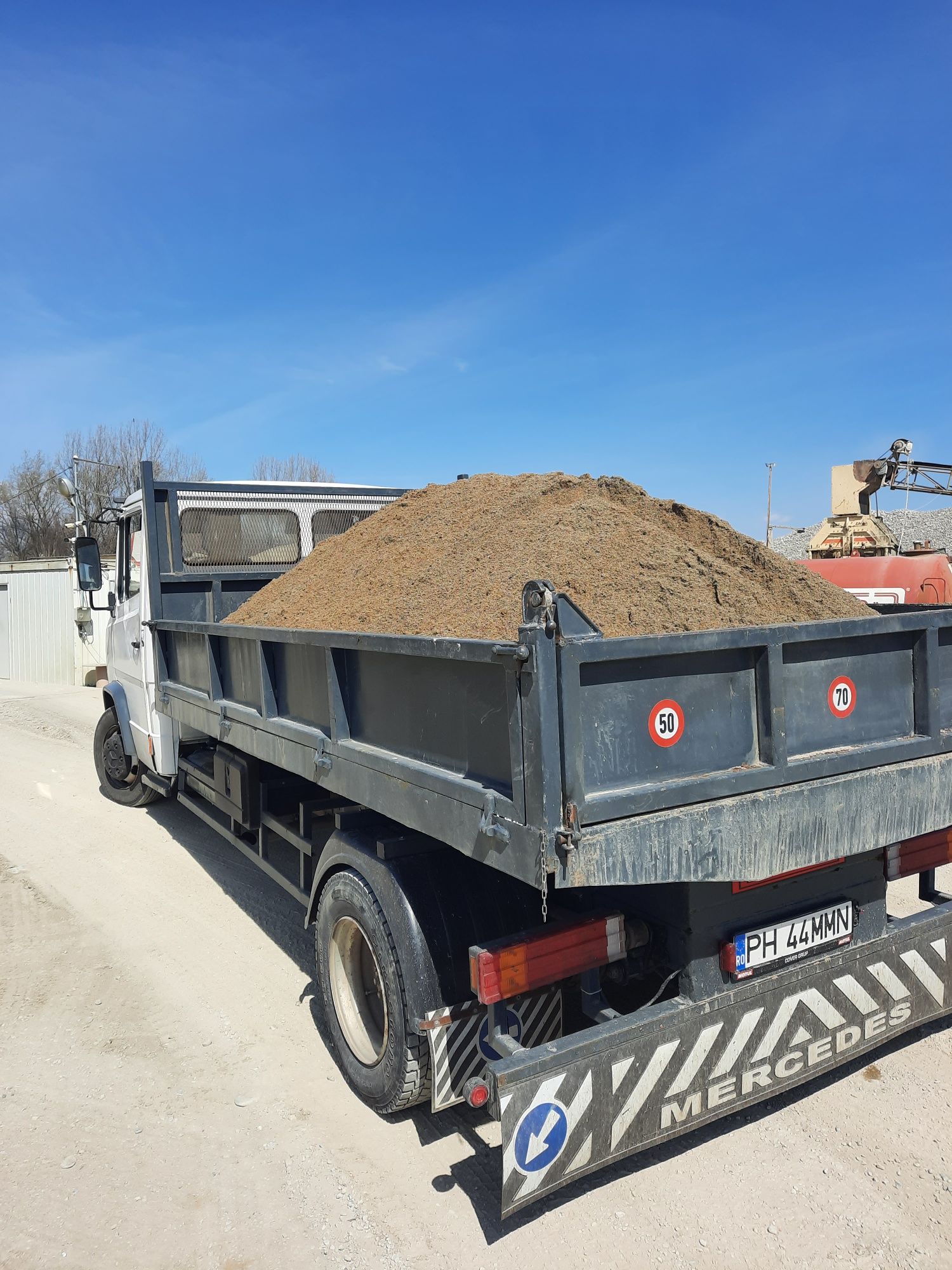 Miniexcavator/picon/moloz/agregate 3m³/ 5m³