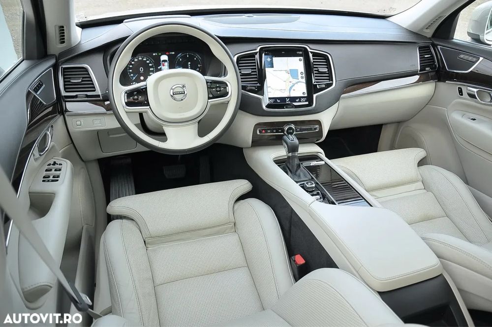 Volvo XC90 D5 235 CP/ 7 Locuri/ Panorama / Inscription full piele