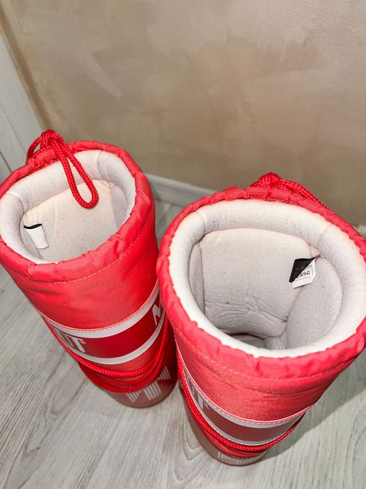 Moon Boot originali roz inchis marime 35-38