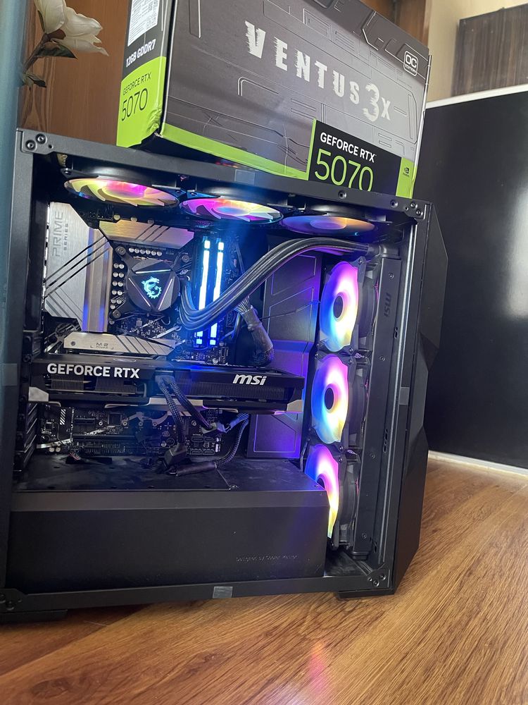 Геймърски компютър/ I7 13700K/Водно/32GB/RTX 5070 12GB GDDR7/2TB SSD