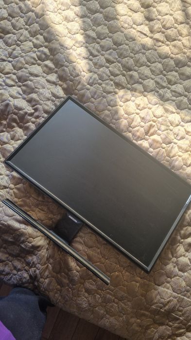 Монитор Samsung L***