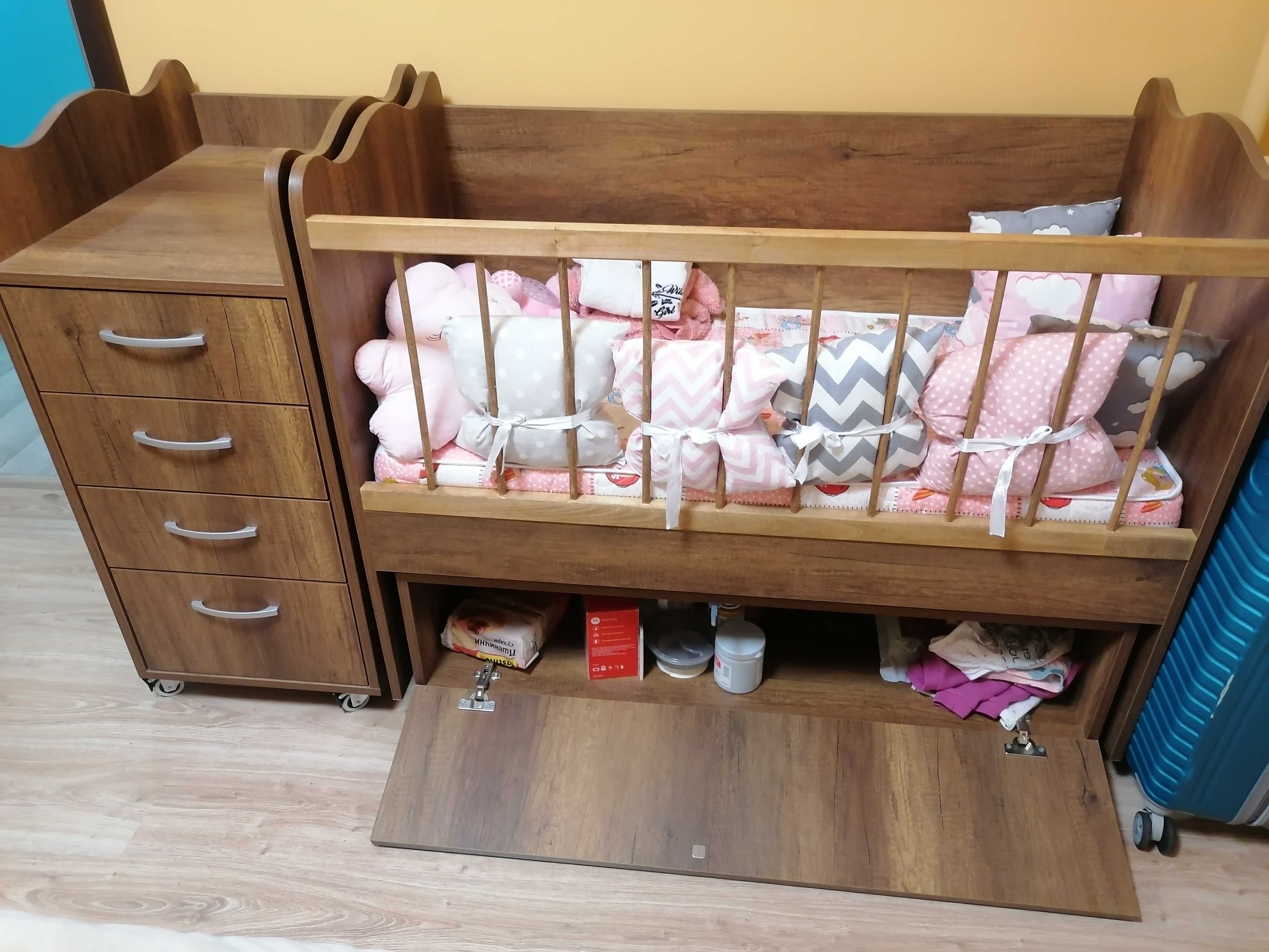 Бебешко легло с шкафче с повивалник