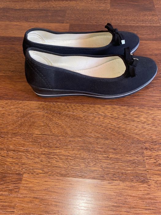 Espadrile negre cu platformă mică – mărimea 39