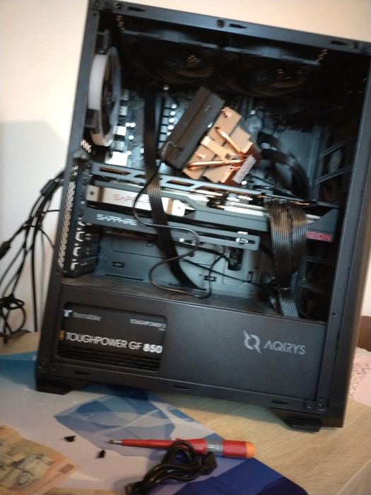 Sistem gaming complete și mai multe periferice