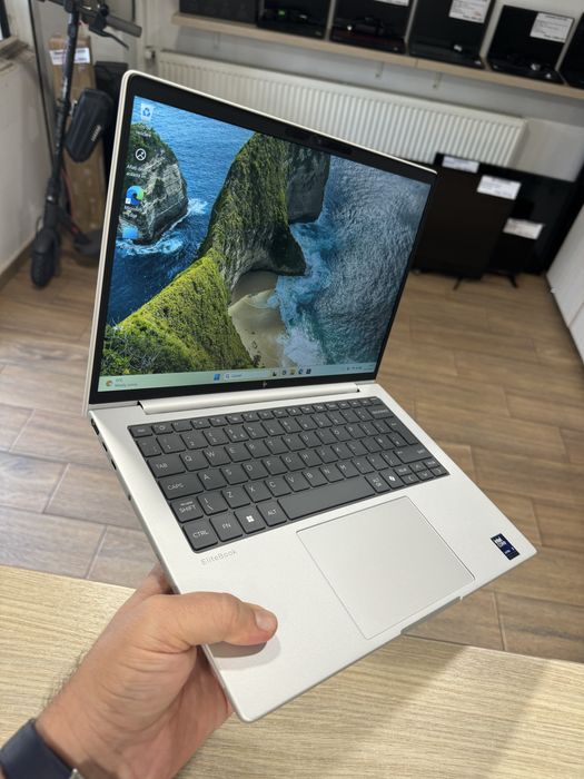 HP EliteBook 8 G1i 14inch Intel Core Ultra 5 235U 16gb ram ssd 512gb