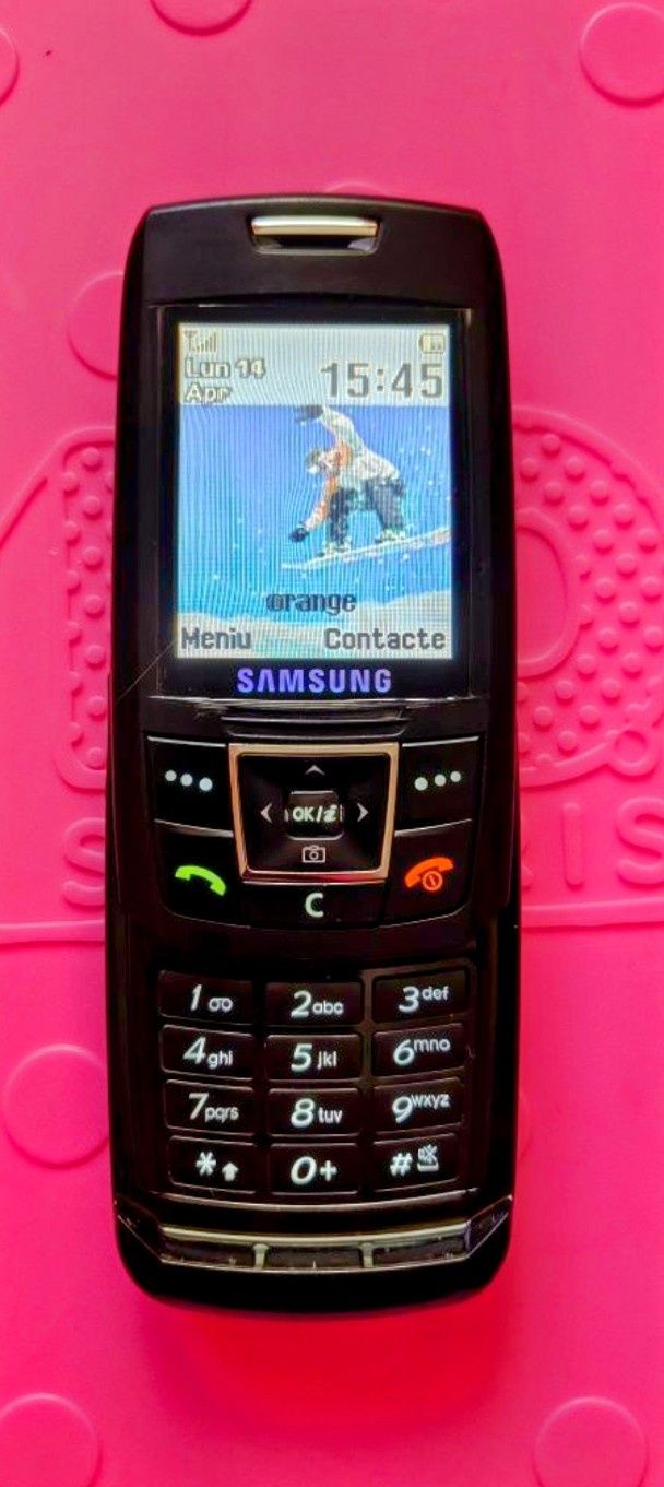 Samsung pe șină cu butoane