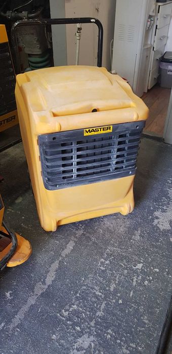 Uscator pereti/Dezumidificator profesional de inchiriat