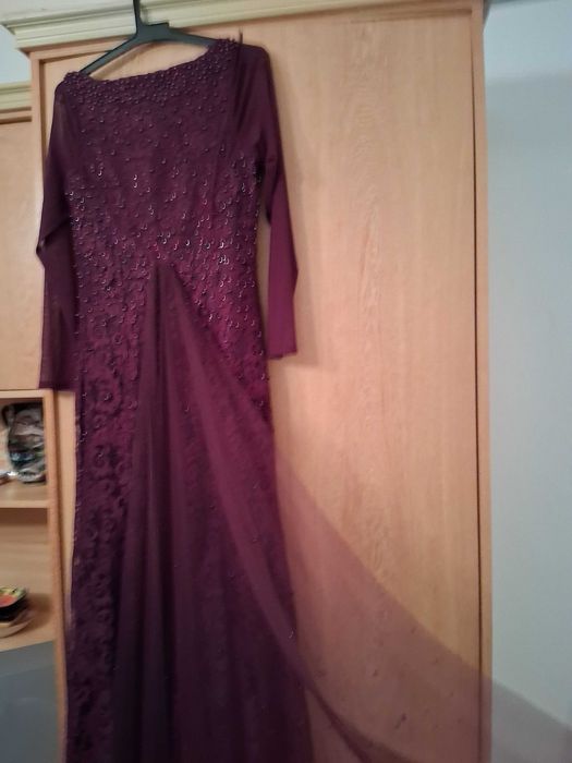 Официална рокля 40 размер