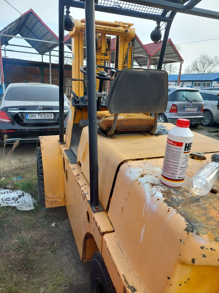 Stivuitor om ridică 3500 kg