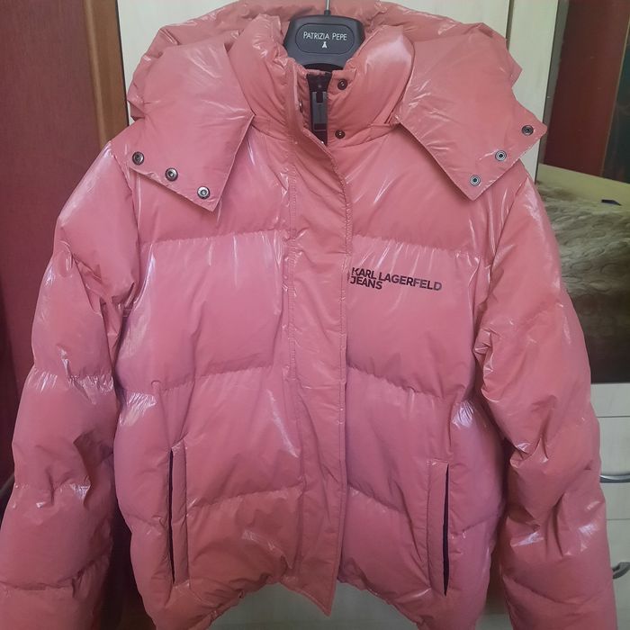 Намаление на 270 Оригинално дамско яке на Karl Lagerfeld