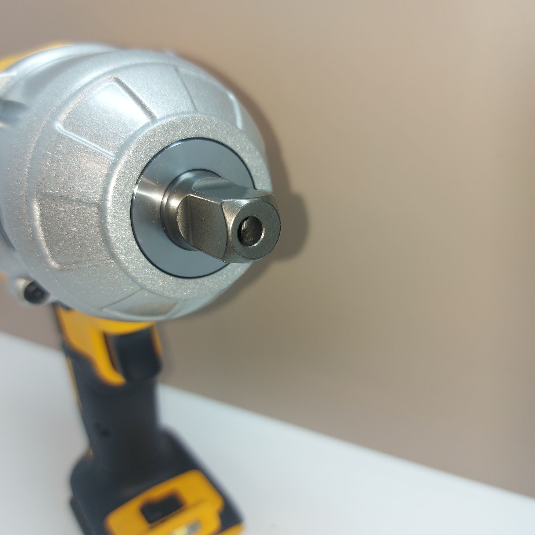 Акумулаторен гайковерт DEWALT DCF899N