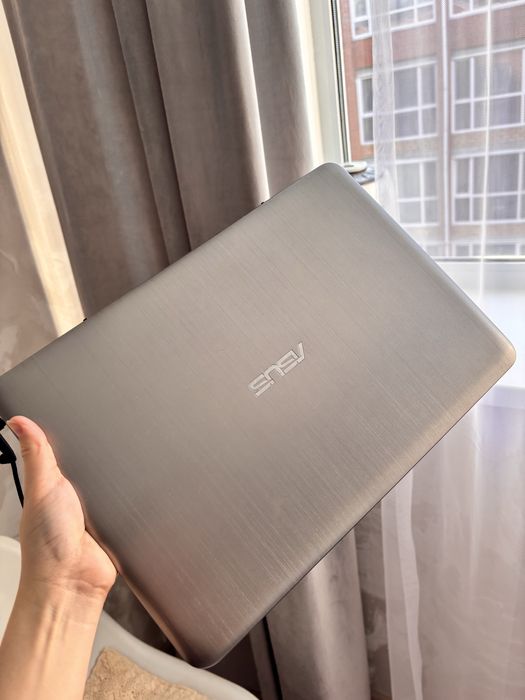 Продам ноутбук в отличном состоянии